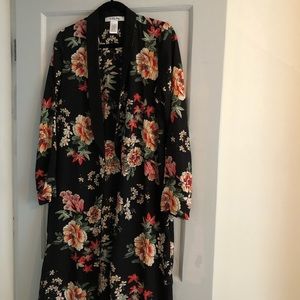 Floral lock&key duster